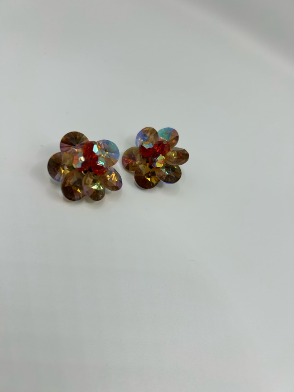Vintage 1950 Iridescent Flower Crystal Clip-On Earrings - Amber & Red